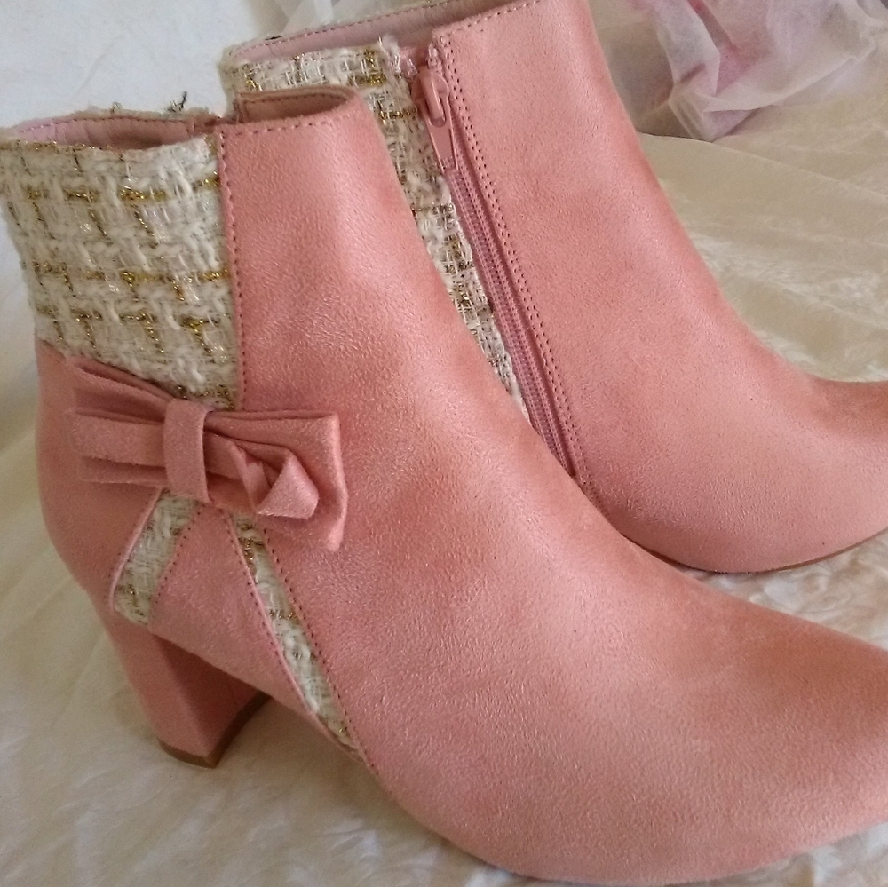 BNWOT Allegra K Pink Ankle Boots W/ PLAID TWEED DETAILS & Bow OMG  AWESOME SZ. 8